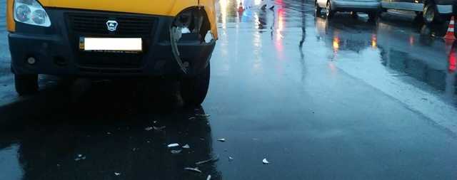 У Сумах маршрутка відкинула пенсіонерку під колеса легковика, який переїхав її на смерть