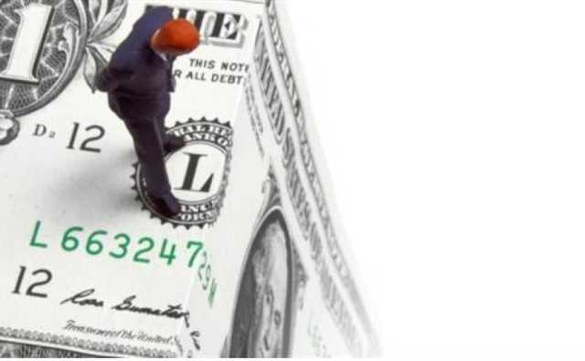 Финансовая пропасть между властью и народом