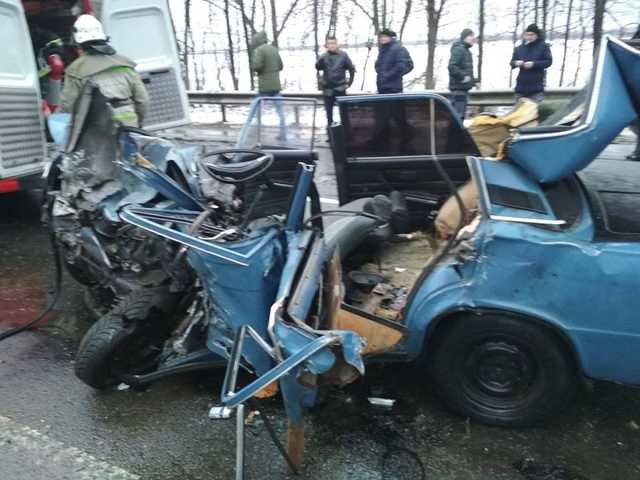 На Львовщине столкнулись легковое авто и маршрутка: 5 пострадавших