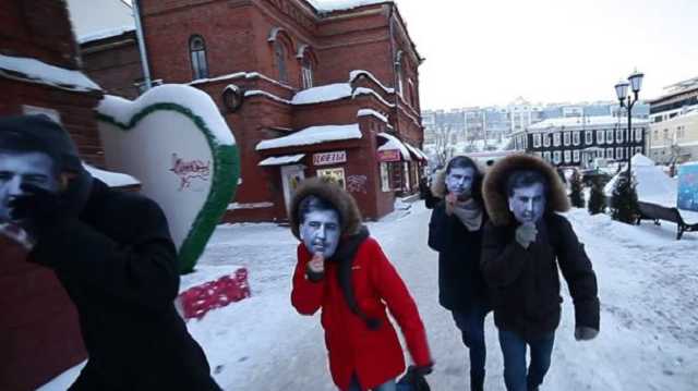 В России "бегающие Саакашвили" вышли на акцию против Путина