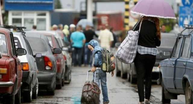 Заробитчане едут домой: на границе с Польшей и Словакией – километровые очереди