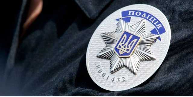 В Киеве мужчина выпрыгнул с 7 этажа в сугроб