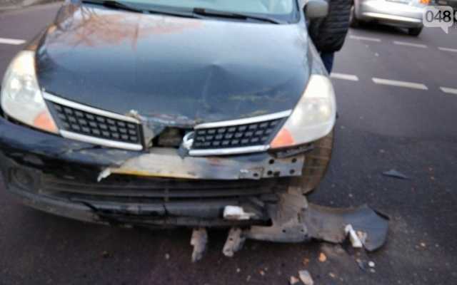 В центре Одессы произошла авария, которая повлекла за собой драку