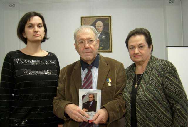 Донецкие школьники "сдали" директора лицея, который против боевиков