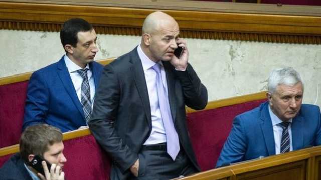 “Центрэнерго” загоняют в долговую яму