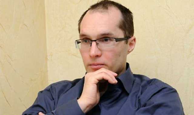 Советник украинского министра оконфузился с голым мужчиной в прямом эфире