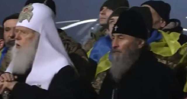 Предстоятель УПЦ московського патріархату Онуфрій на зустрічі з полоненими не захотів співати гімн України