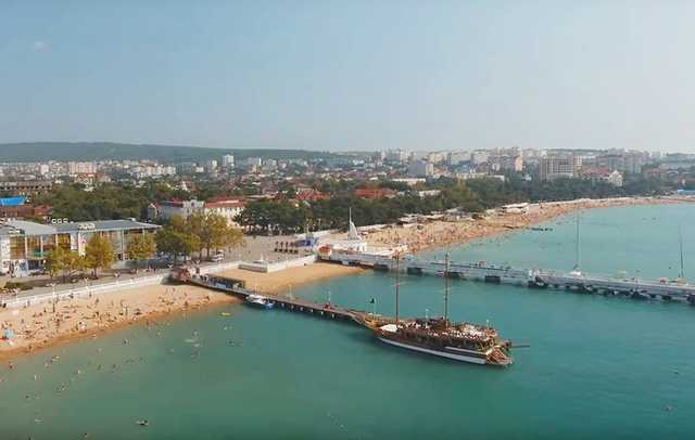 Сепаратистка? В Киеве женщину уволили за поездку в Россию