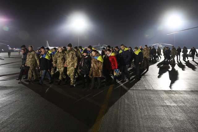 Бирюков: 14 человек, освобожденных из плена боевиков, подозревают в дезертирстве