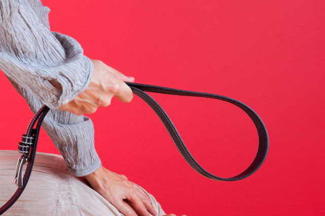 Вся спина в крови: в Виннице мать избила 7-летнего ребенка ремнем