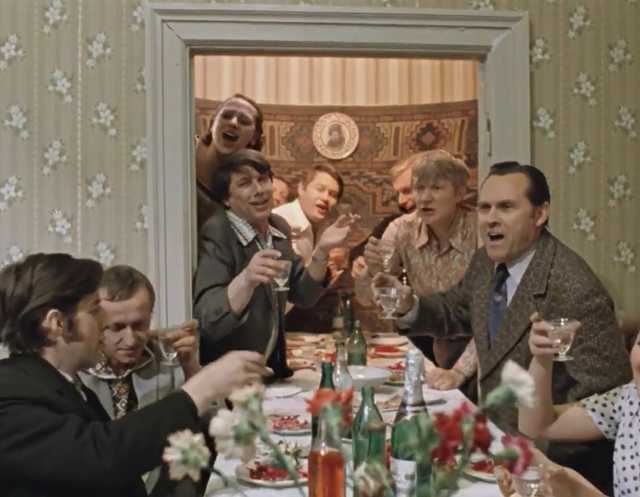 С "русским миром", Украина: вокруг телеканалов разгорается скандал из-за новогодних эфиров