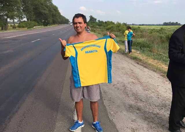 В Днепре депутат украл красную икру и шоколадки из супермаркета