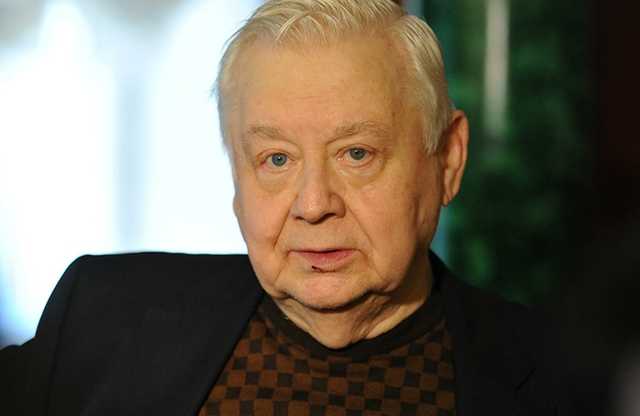 Олега Табакова отключили от аппарата искусственной вентиляции легких