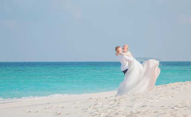 Украинский футболист похвастался шикарной свадьбой на Мальдивах