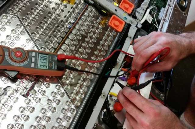 Українець винайшов батарею для електрокарів, що краще, ніж у Тesla