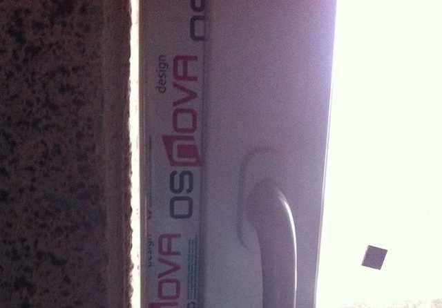 Жители Отрадного разозлились из-за некачественной замены окон