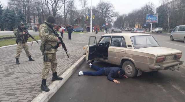 В центре Измаила задержали членов этнической ОПГ, занимавшихся наркоторговлей