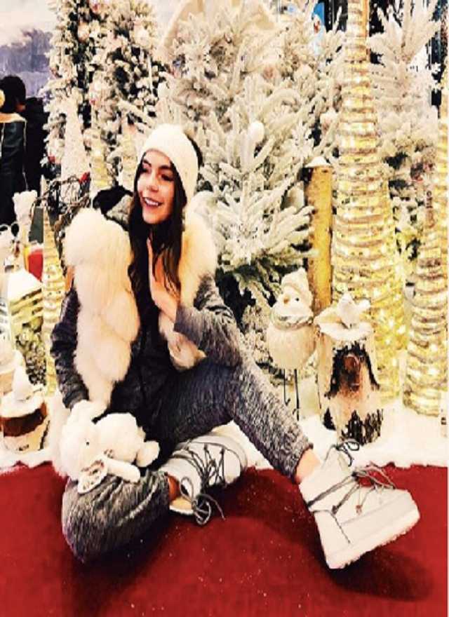 "Мохнатые киски": блогер высмеял красавиц из России на популярном курорте