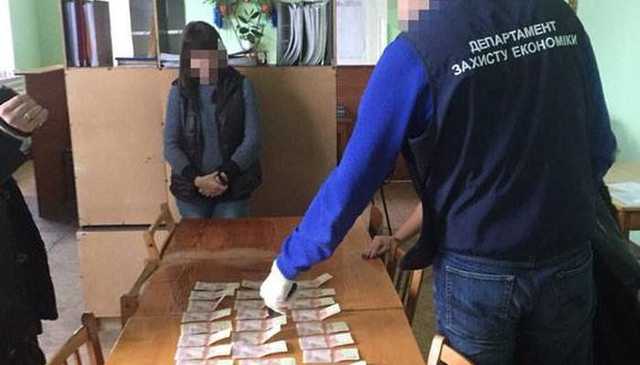 «Решала» сессии студентам: на Луганщине задержали замдекана одного из вузов