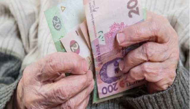 Мошенники выманили у харьковских пенсионеров 30 тысяч гривен