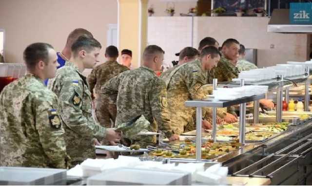 В сети показали разницу между меню бойцов ВСУ и путинской армии