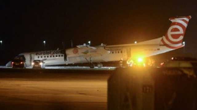 В Польше пассажирский самолет совершил экстренную посадку без переднего шасси