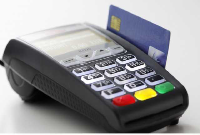 Всех субъектов хозяйствования в Украине обяжут проводить безналичные расчеты