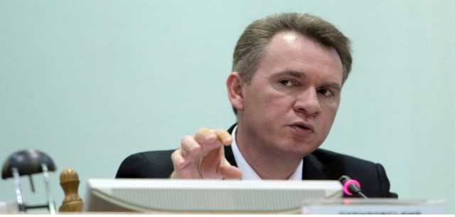 Озвучена зарплата главы ЦИК Михаила Охендовского