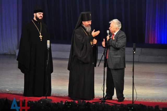 Лавра в курсе? Священник УПЦ МП опять "прогнулся" перед террористами "ДНР"