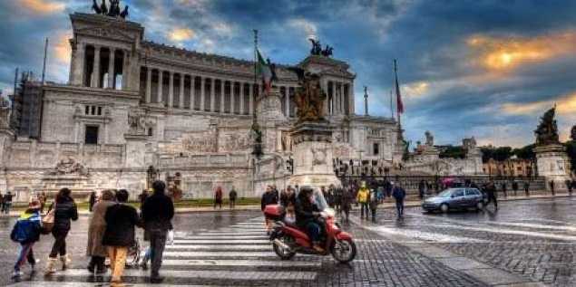 За чотири дні 15 млн переглядів: українка заспівала на вулиці Рима