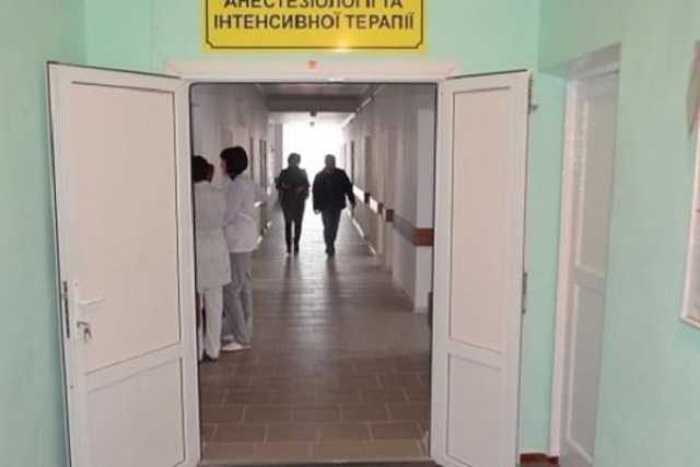 На остановке в Кременчуге нашли 14-летнюю девочку в коме