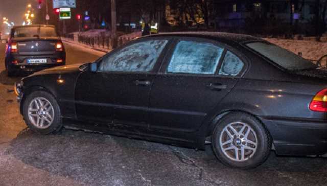 В Киеве евробляхи «поцеловались» с такси Uber