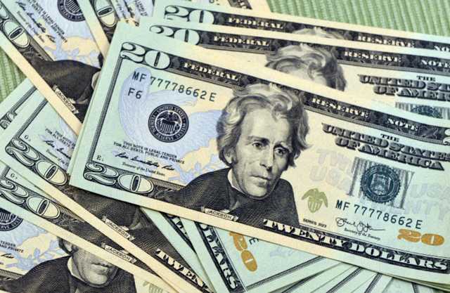 Банкиры объяснили, почему курс доллара уже 29 и как он будет двигаться дальше