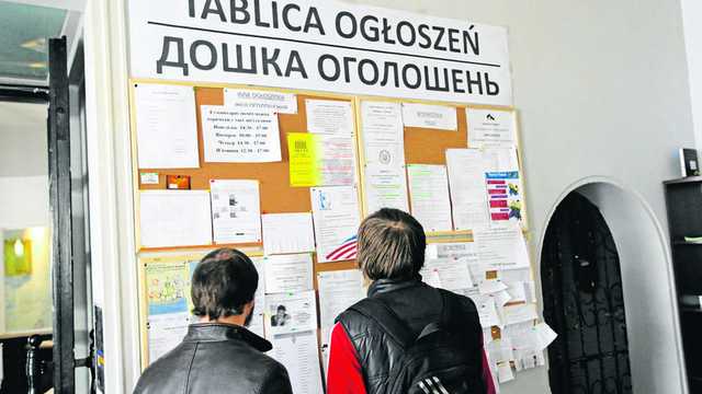 Варшава перешла на украинский: как в Польше делают бизнес на наших заробитчанах