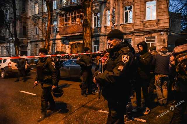 Стрельба в Одессе: убит пророссийский стрелок, двое задержанных, три копа ранены