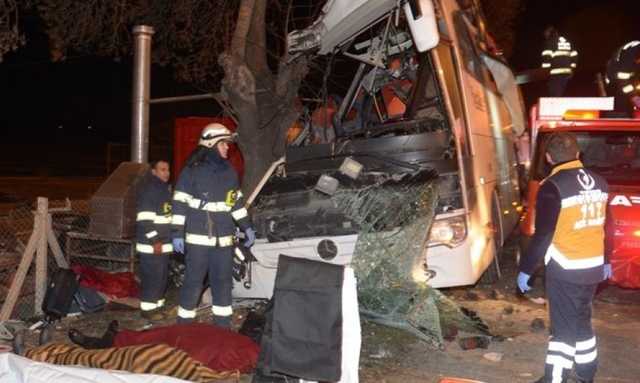 В Турции в автокатастрофу попал туристический автобус, более десятка пассажиров погибли