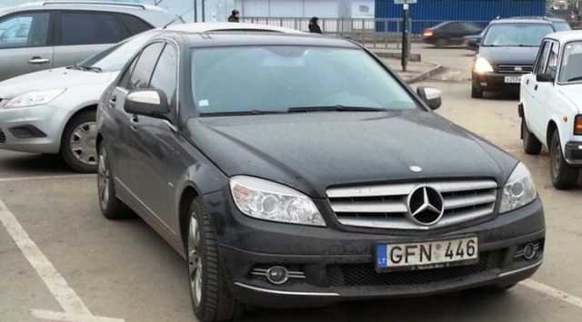 Гройсман подал законопроект о легализации авто на «еврономерах»