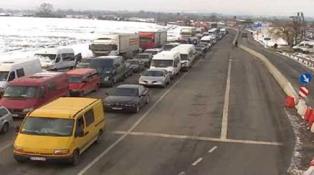 На границе с Польшей - огромные очереди. Скопилось более 1000 автомобилей