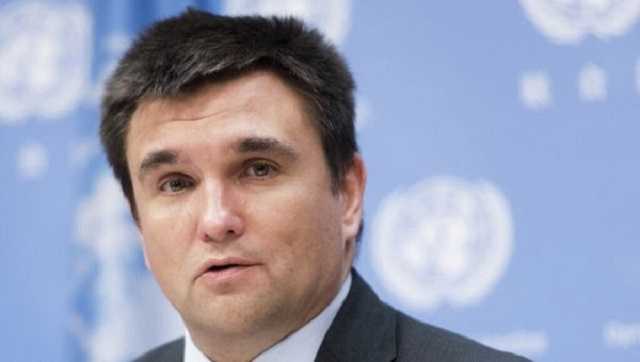 Более 20 стран: украинцам сообщили хорошую новость о безвизе