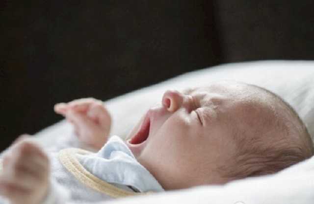 Загадочно исчезла: история с избитым младенцем на Днепропетровщине получила продолжение