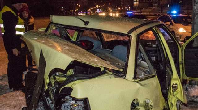 На проспекте Бажана девушка на Audi растрощила Daewoo: водитель умер в больнице