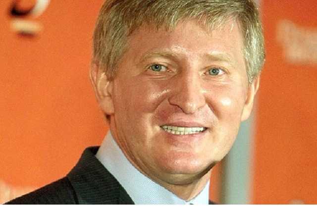 К Ахметову пришли за пенсией