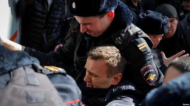 Появилось видео жесткого задержания Навального
