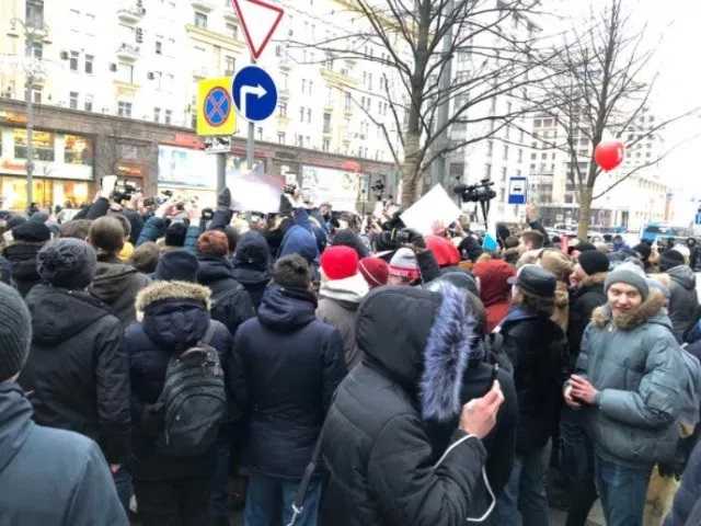 Путину вспомнили известную украинскую песню прямо в центре Москвы