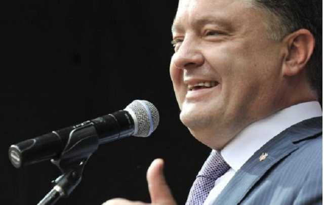 В Давосе Порошенко выглядел посмешищем, рассказывая об успехах реформ – политолог