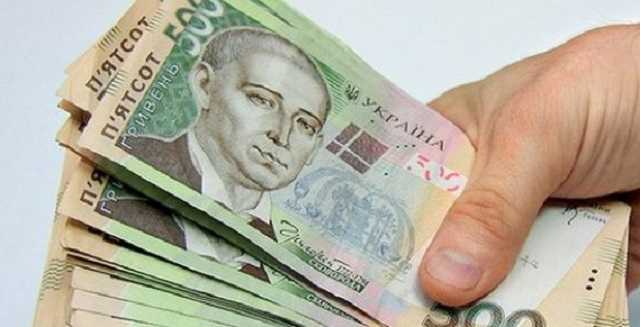 В Киеве мужчина пытался оплатить автомобиль 30 тысячами «фантиков»