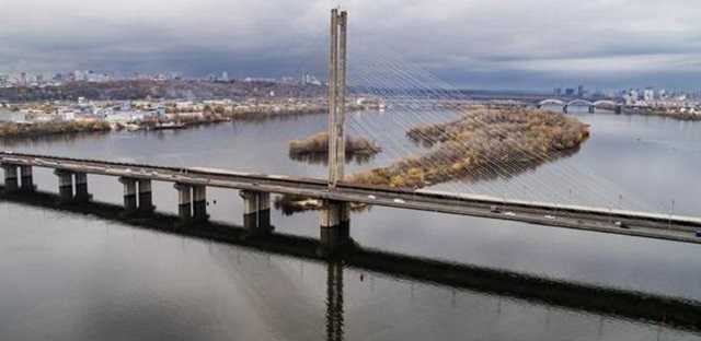 В Киеве временно перекроют Южный мост: подробности