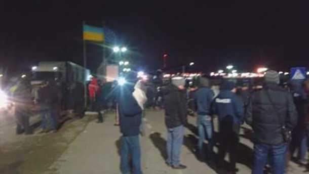 На Львовщине протестующие заблокировали дорогу до границы с Польшей