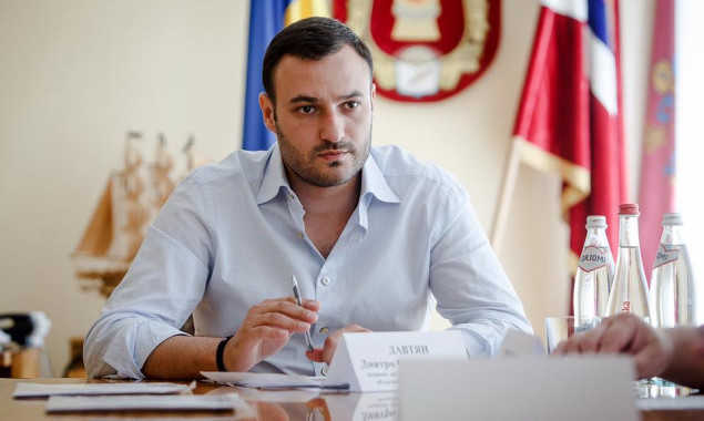 Антикоррупционная комиссия Киевсовета вызвала замглавы КГГА Дмитрия Давтяна “на ковер”