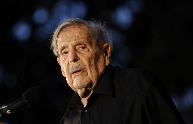 Умер известный поэт и режиссер